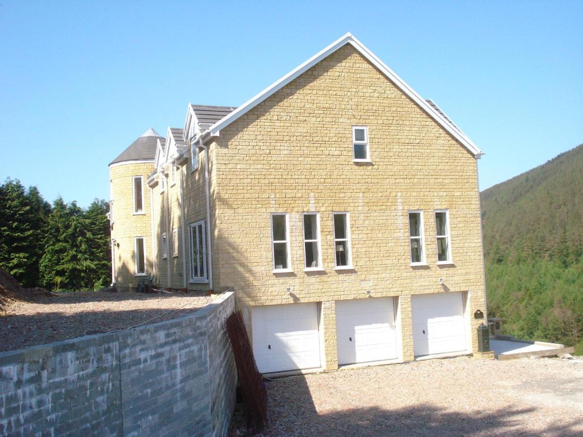 Rowan House Bed Breakfast Main House & Self Contained Self Catering Apartment Cymmer Exteriör bild