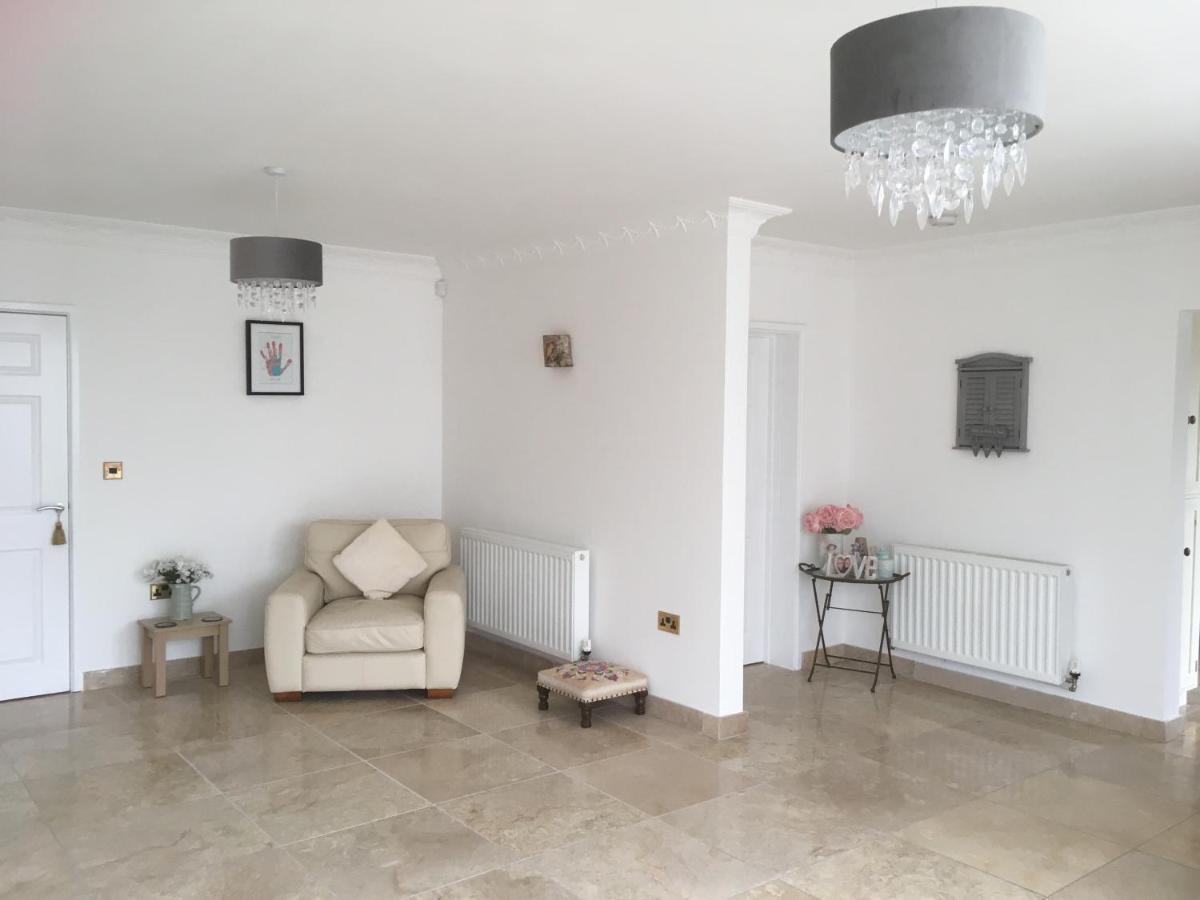 Rowan House Bed Breakfast Main House & Self Contained Self Catering Apartment Cymmer Exteriör bild