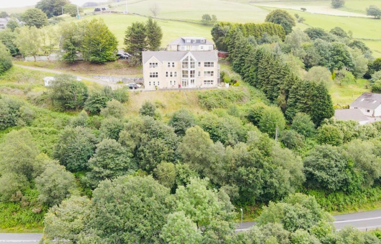 Rowan House Bed Breakfast Main House & Self Contained Self Catering Apartment Cymmer Exteriör bild