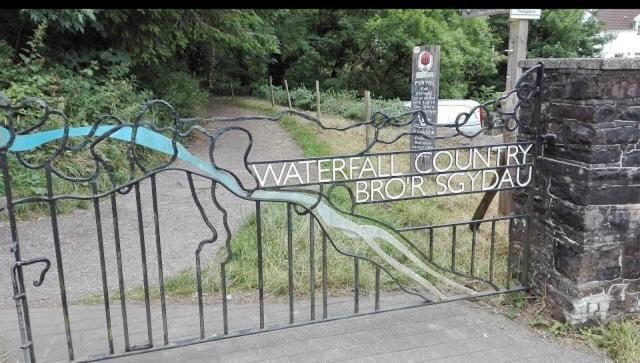 Rowan House Bed Breakfast Main House & Self Contained Self Catering Apartment Cymmer Exteriör bild