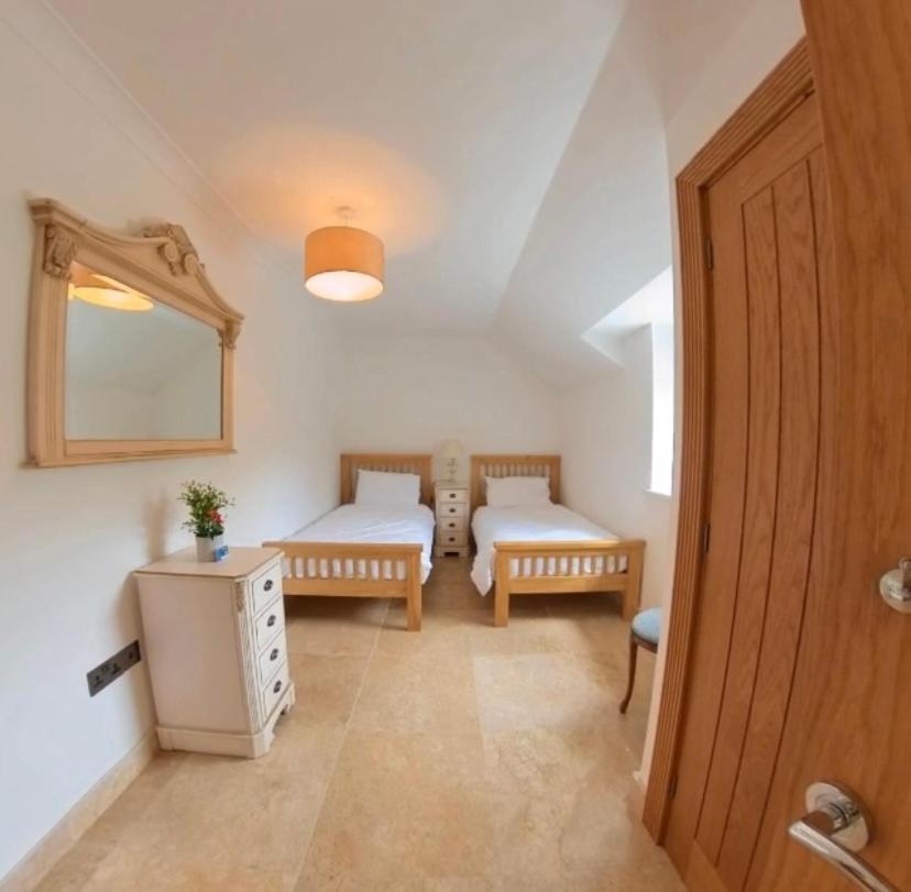 Rowan House Bed Breakfast Main House & Self Contained Self Catering Apartment Cymmer Exteriör bild