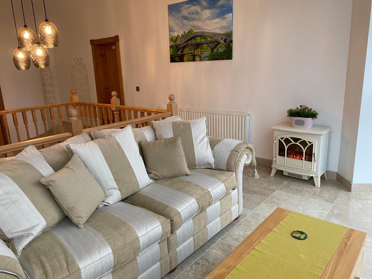Rowan House Bed Breakfast Main House & Self Contained Self Catering Apartment Cymmer Exteriör bild